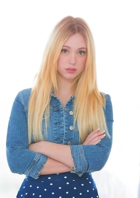 Luscious american blond teen Lucy Tyler bares her ass in and vagina 